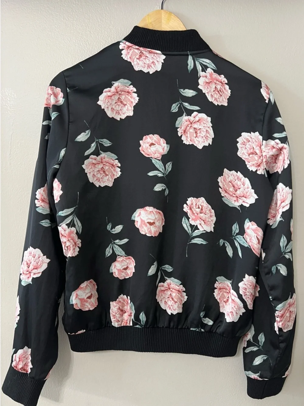 Wet Seal Floral Satin Bomber Jacket Black Pink Roses Size Large
